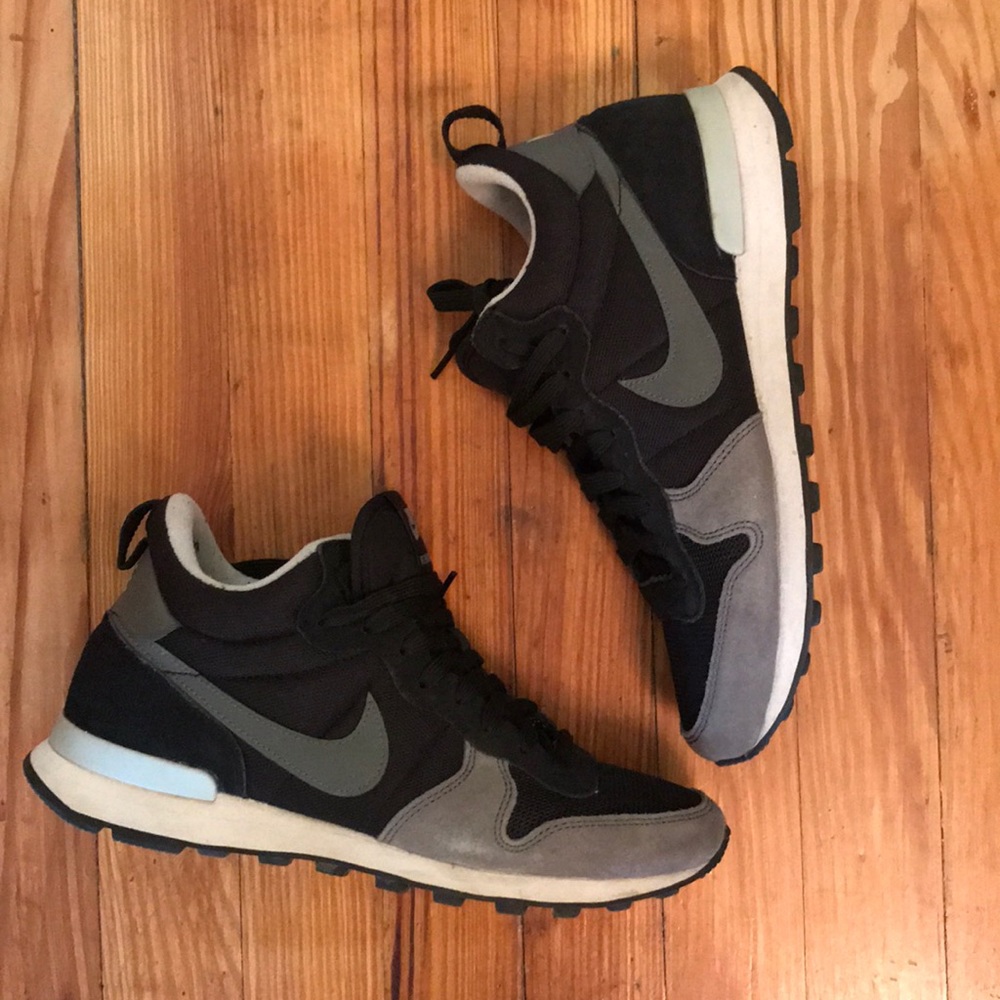 nike internationalist mid with box